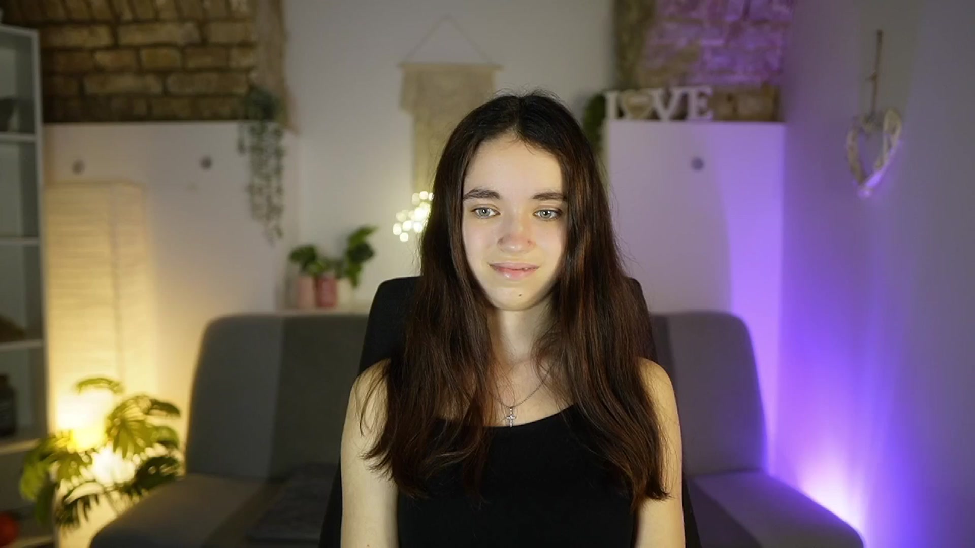 Gallery image thumbnail from Gia_Paige18's myfreecams stream on, 04/24/2025, 17:46 image 10 of 20
