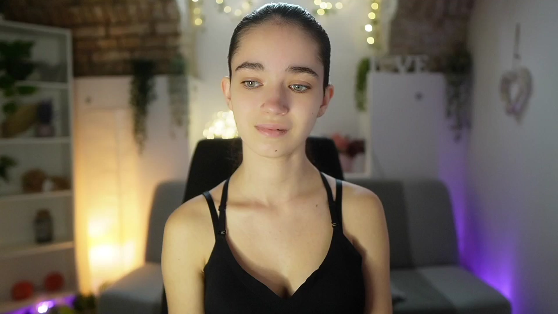 Gallery image thumbnail from Gia_Paige18's myfreecams stream on, 05/25/2025, 09:48 image 2 of 20
