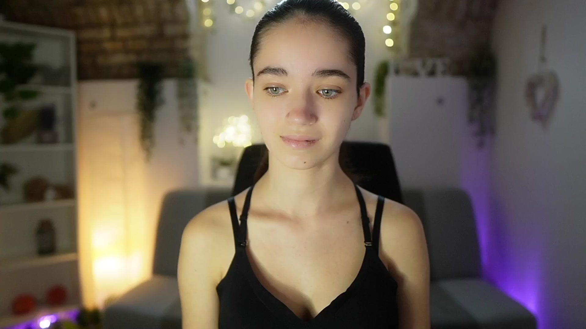 Gallery image thumbnail from Gia_Paige18's myfreecams stream on, 05/25/2025, 09:48 image 8 of 20