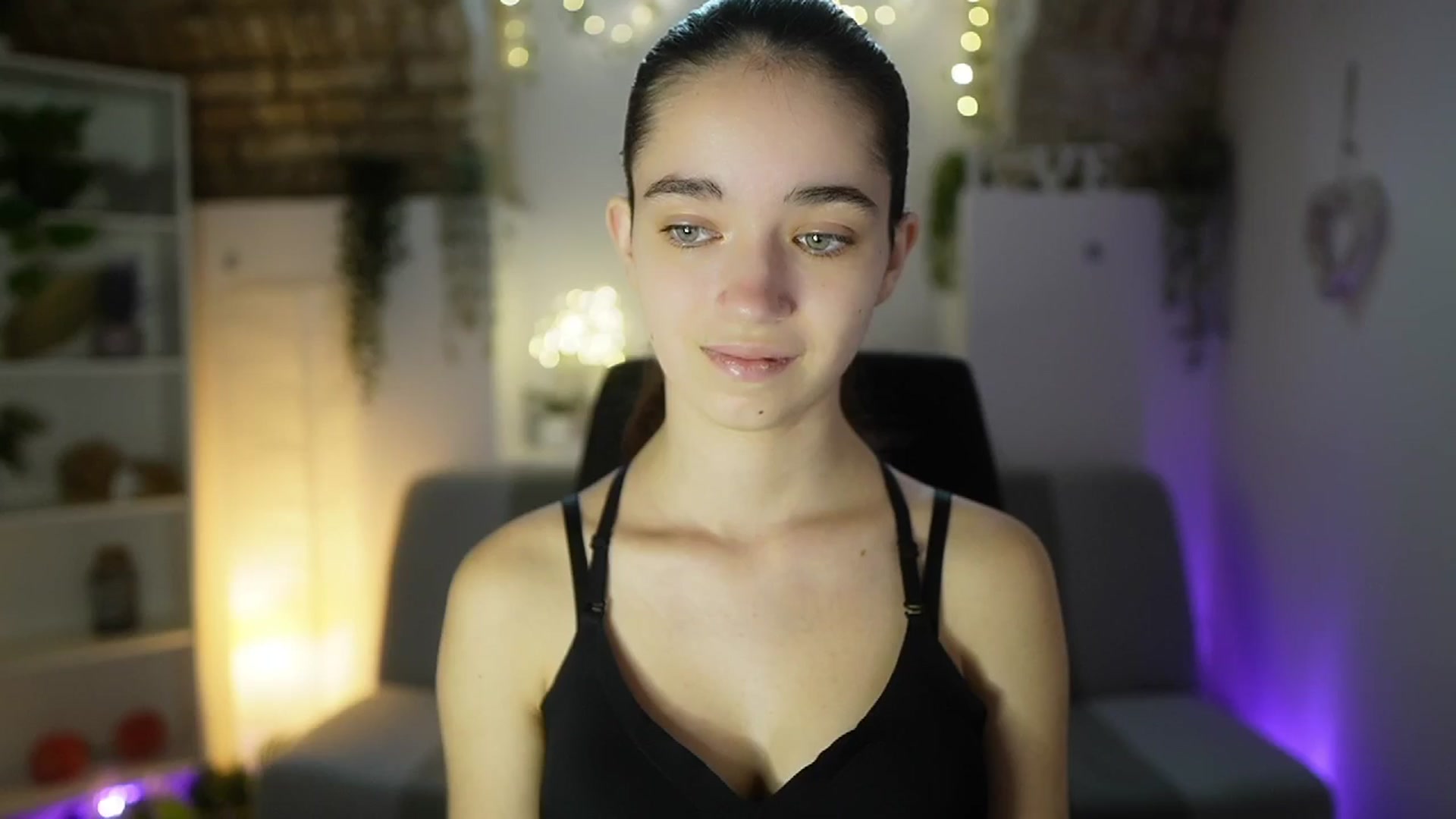 Gallery image thumbnail from Gia_Paige18's myfreecams stream on, 05/25/2025, 09:48 image 13 of 20