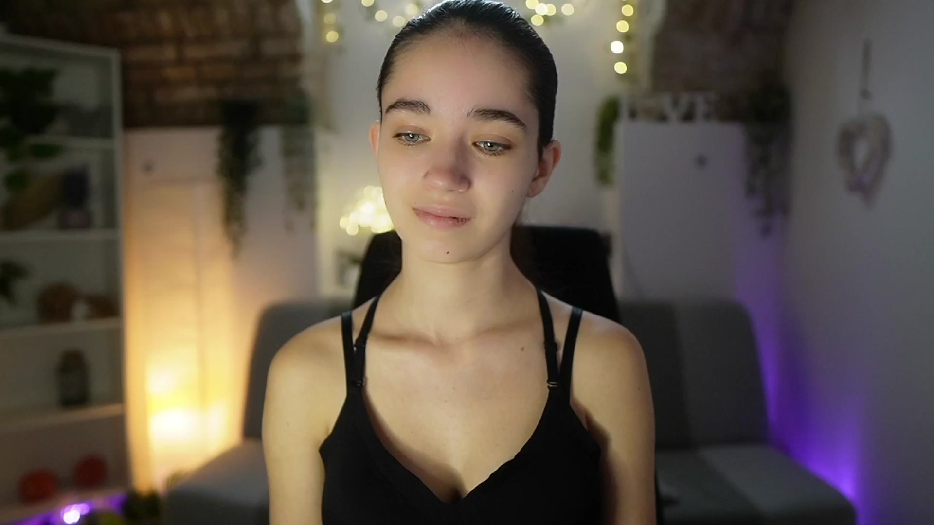 Gallery image thumbnail from Gia_Paige18's myfreecams stream on, 05/25/2025, 09:48 image 4 of 20