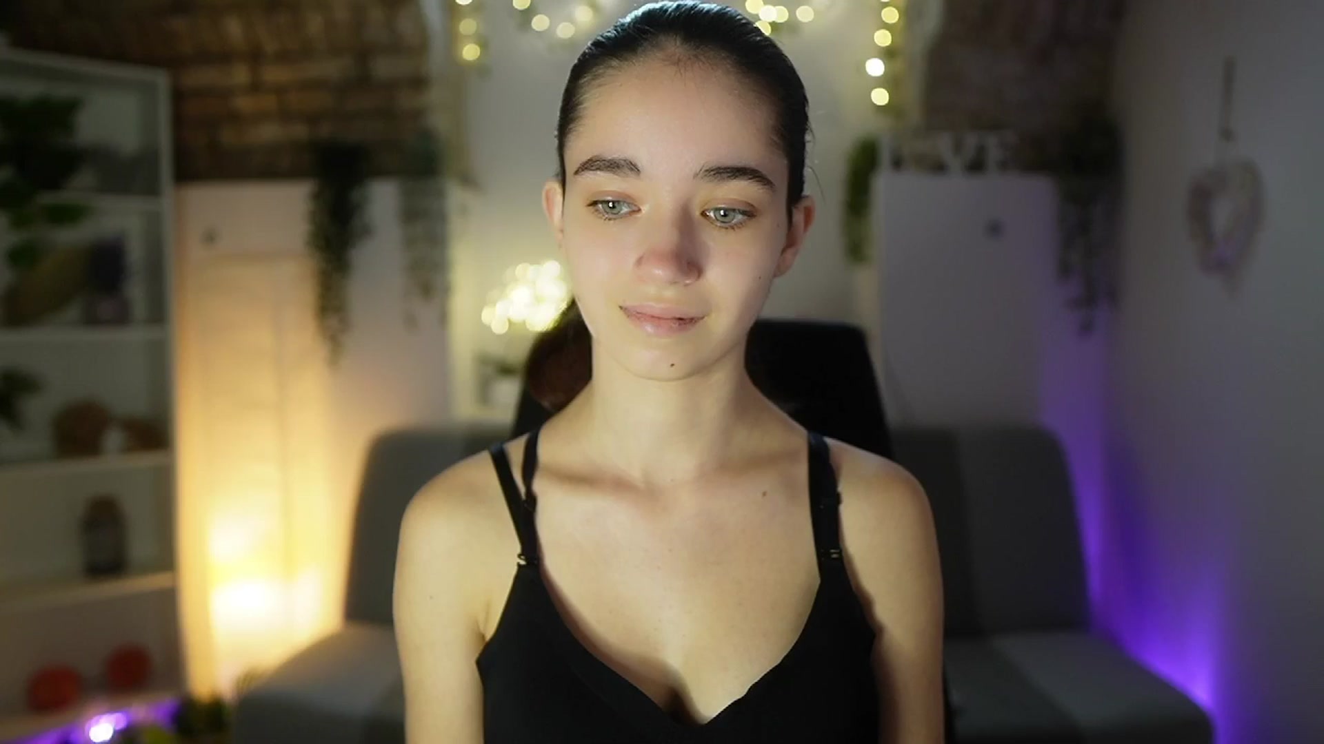 Gallery image thumbnail from Gia_Paige18's myfreecams stream on, 05/25/2025, 09:48 image 17 of 20