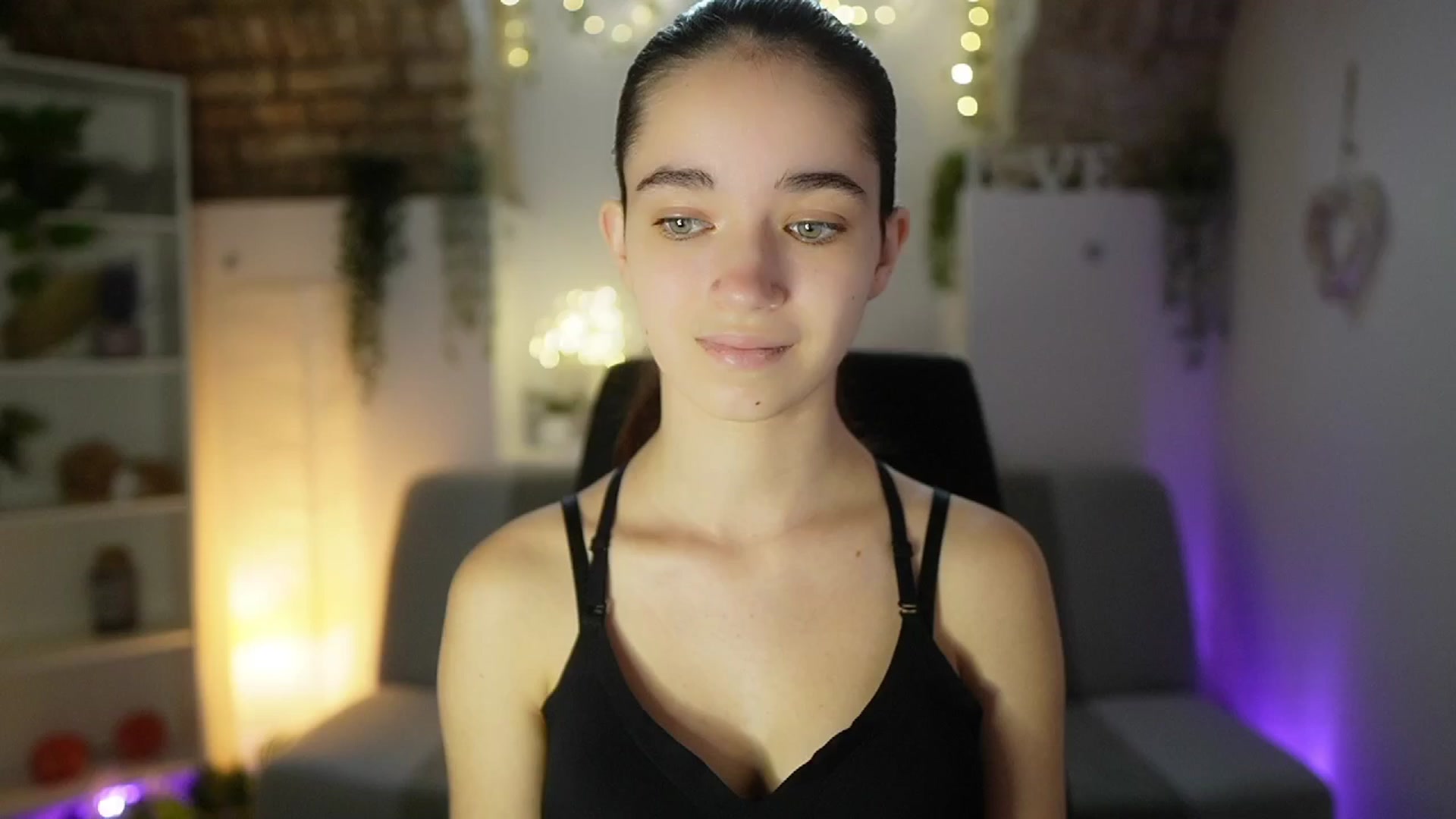 Gallery image thumbnail from Gia_Paige18's myfreecams stream on, 05/25/2025, 09:48 image 10 of 20
