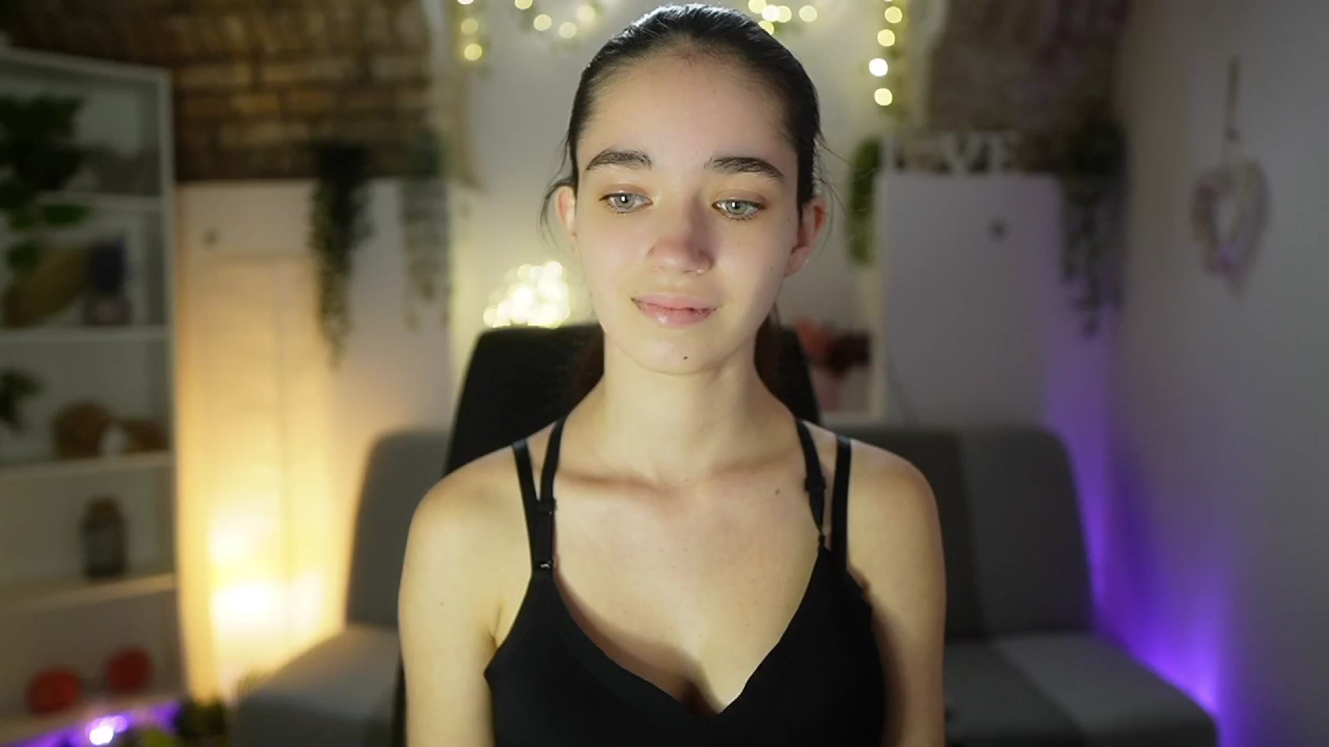 Gallery image thumbnail from Gia_Paige18's myfreecams stream on, 05/25/2025, 11:36 image 11 of 20