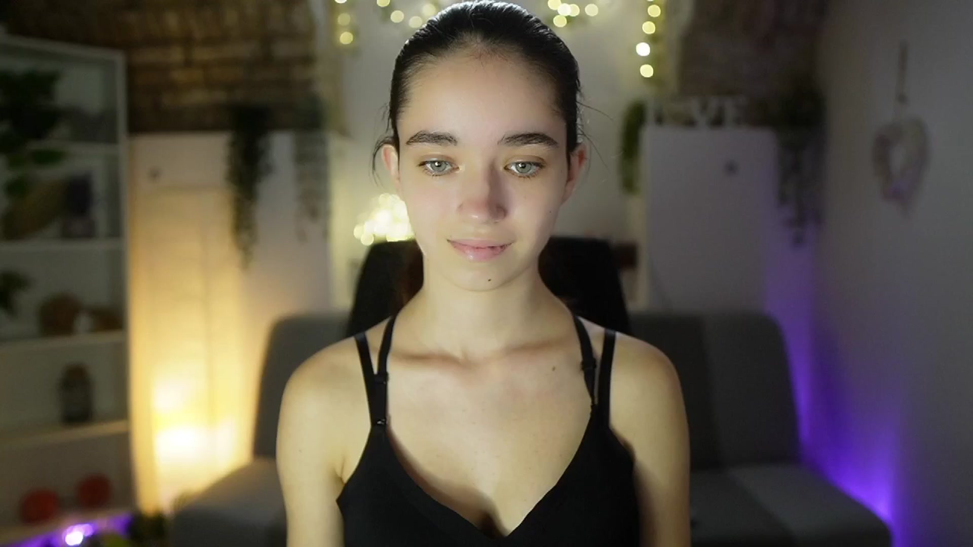 Gallery image thumbnail from Gia_Paige18's myfreecams stream on, 05/25/2025, 11:36 image 20 of 20