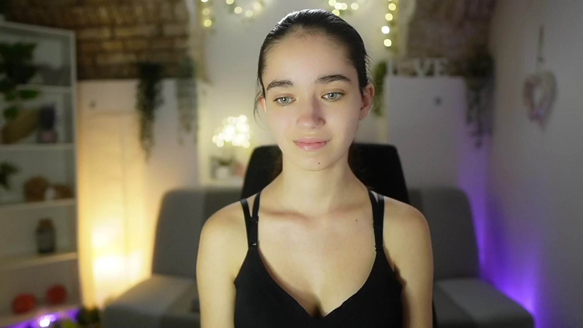 Gallery image thumbnail from Gia_Paige18's myfreecams stream on, 05/25/2025, 12:55 image 11 of 20