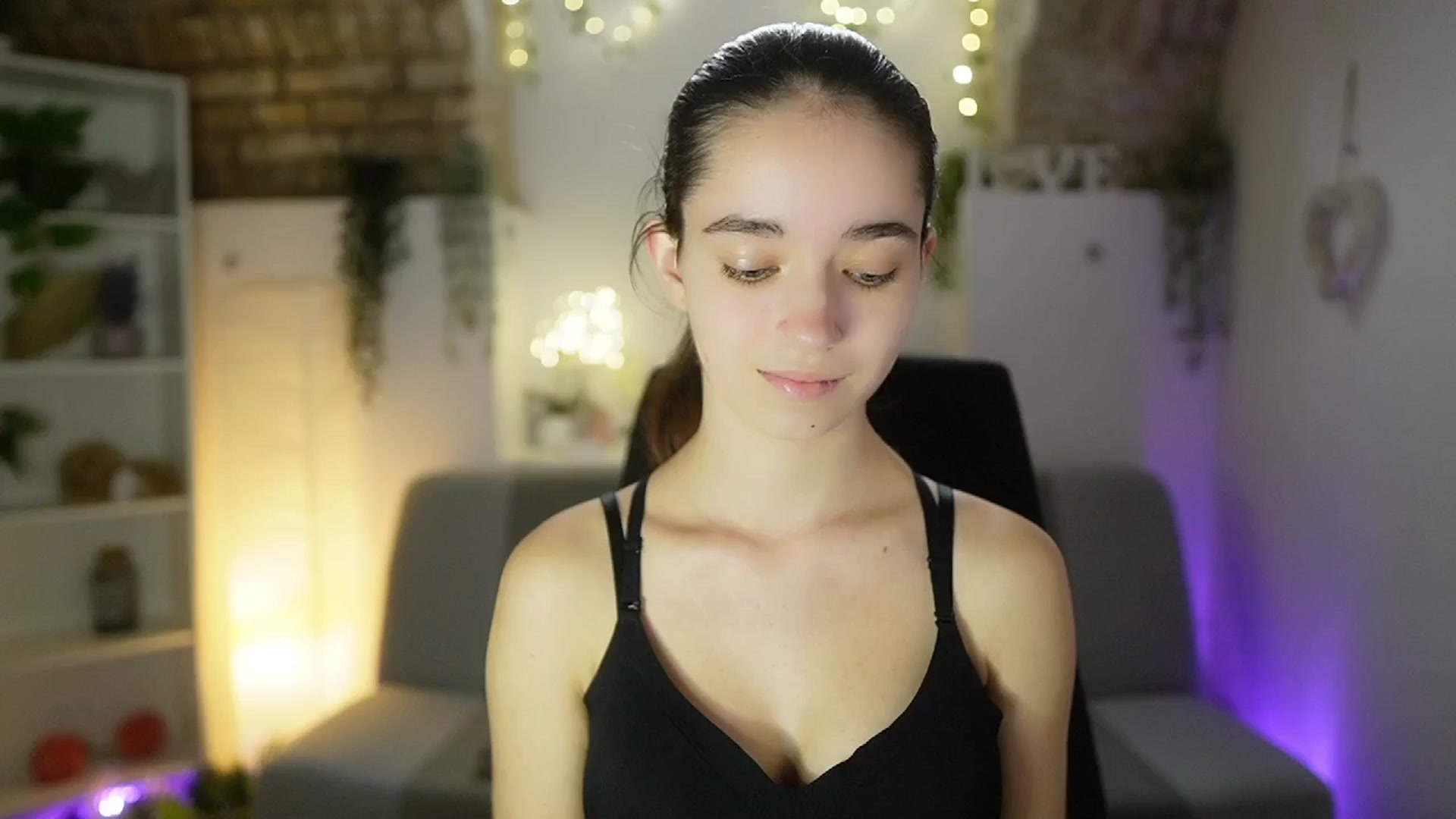 Gallery image thumbnail from Gia_Paige18's myfreecams stream on, 05/25/2025, 12:55 image 1 of 20