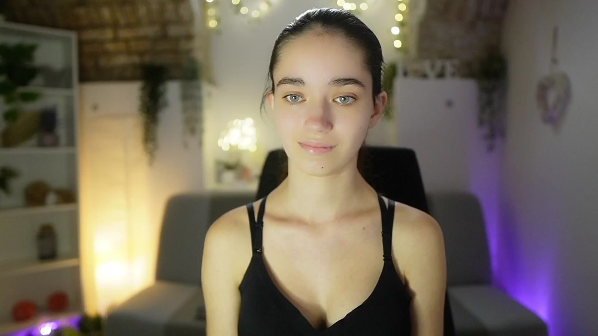 Gallery image thumbnail from Gia_Paige18's myfreecams stream on, 05/25/2025, 12:55 image 5 of 20