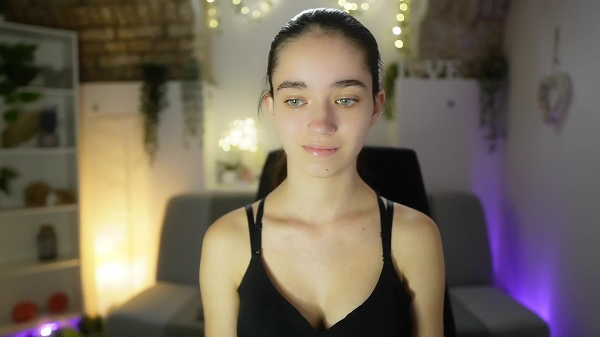 Gallery image thumbnail from Gia_Paige18's myfreecams stream on, 05/25/2025, 12:55 image 2 of 20
