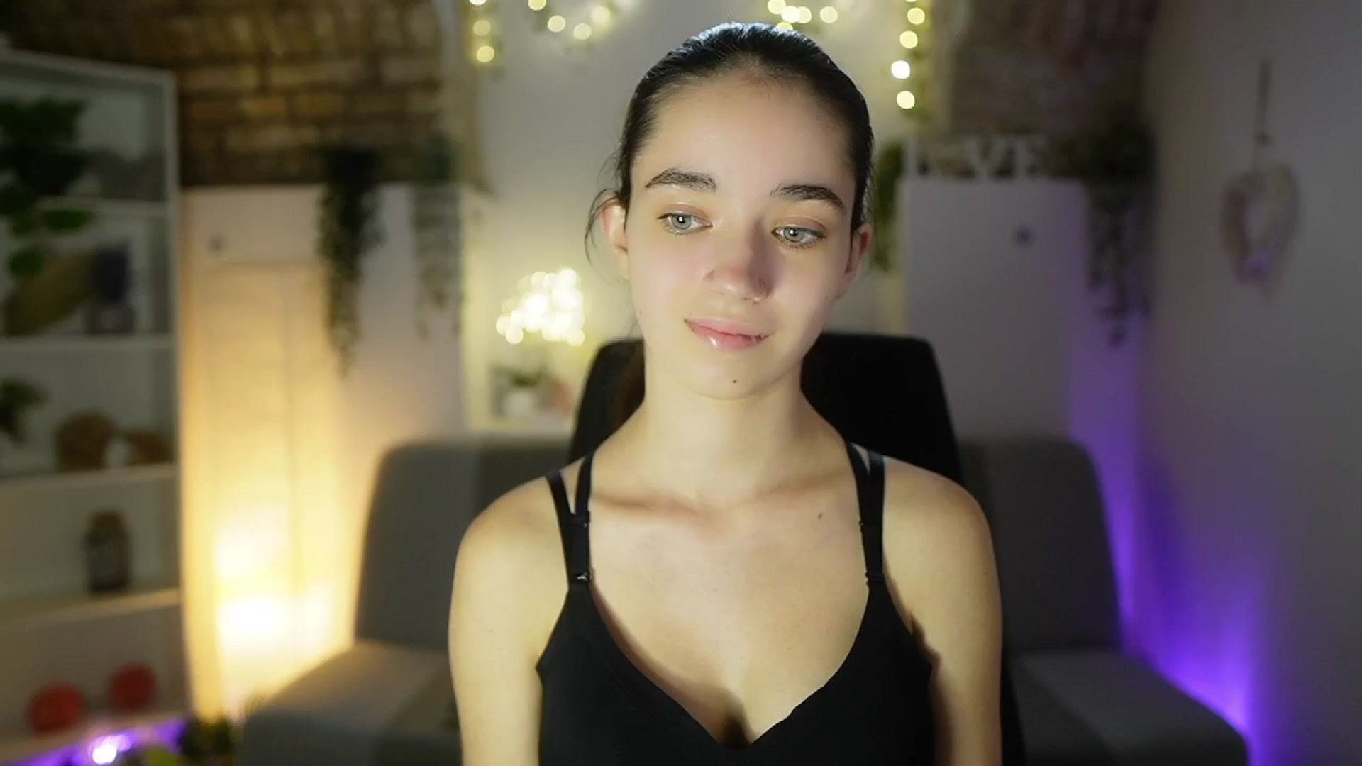 Gallery image thumbnail from Gia_Paige18's myfreecams stream on, 05/25/2025, 12:55 image 20 of 20