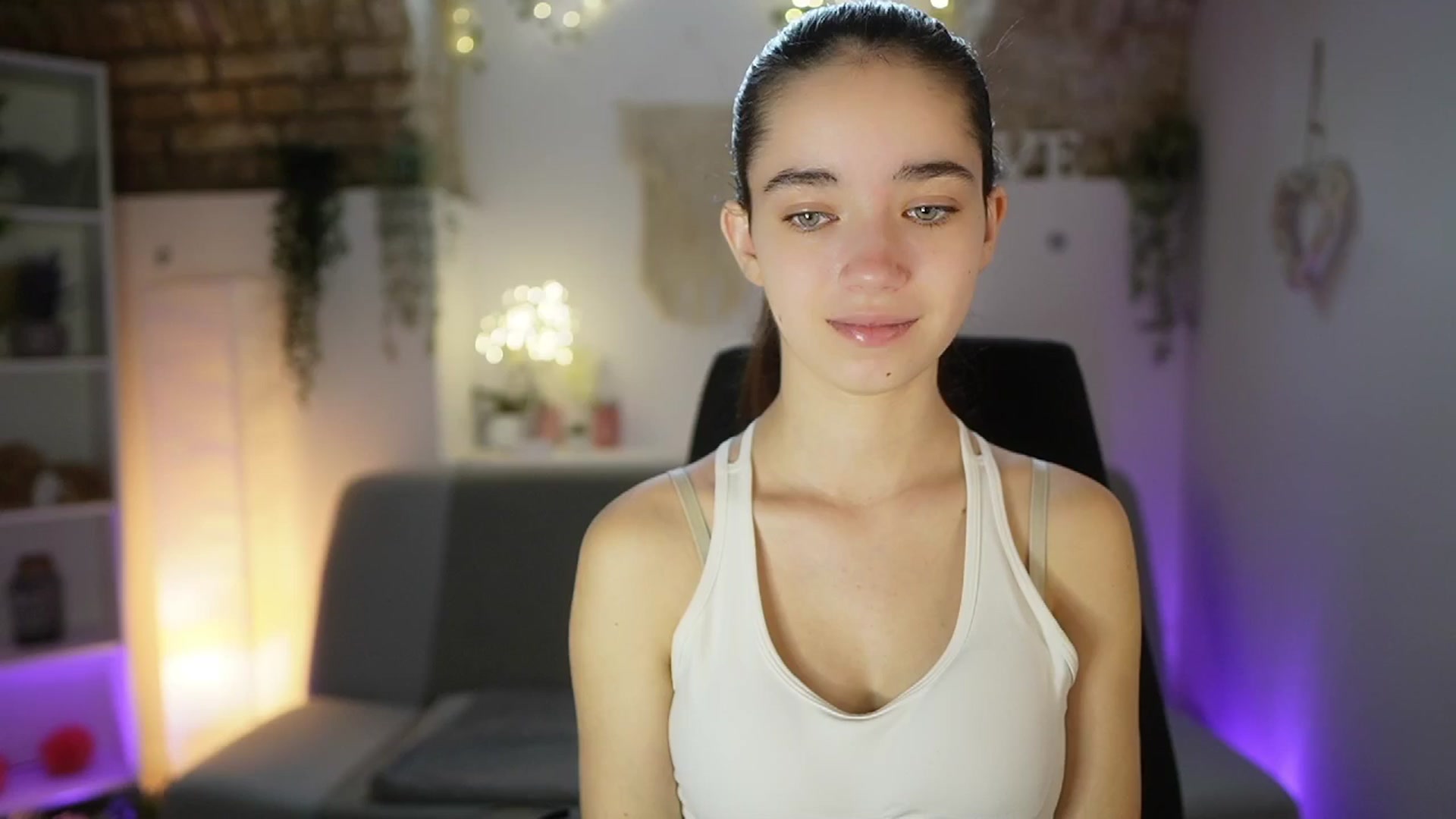 Gallery image thumbnail from Gia_Paige18's myfreecams stream on, 05/26/2025, 08:44 image 9 of 20