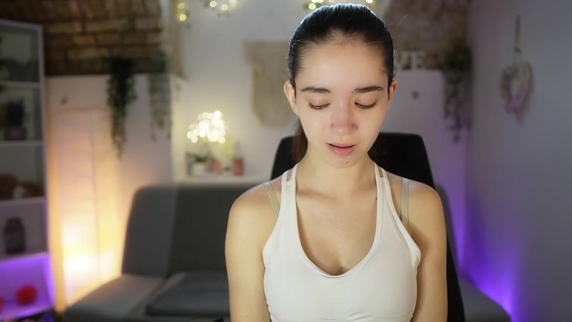 Gallery image thumbnail from Gia_Paige18's myfreecams stream on, 05/26/2025, 08:44 image 8 of 20