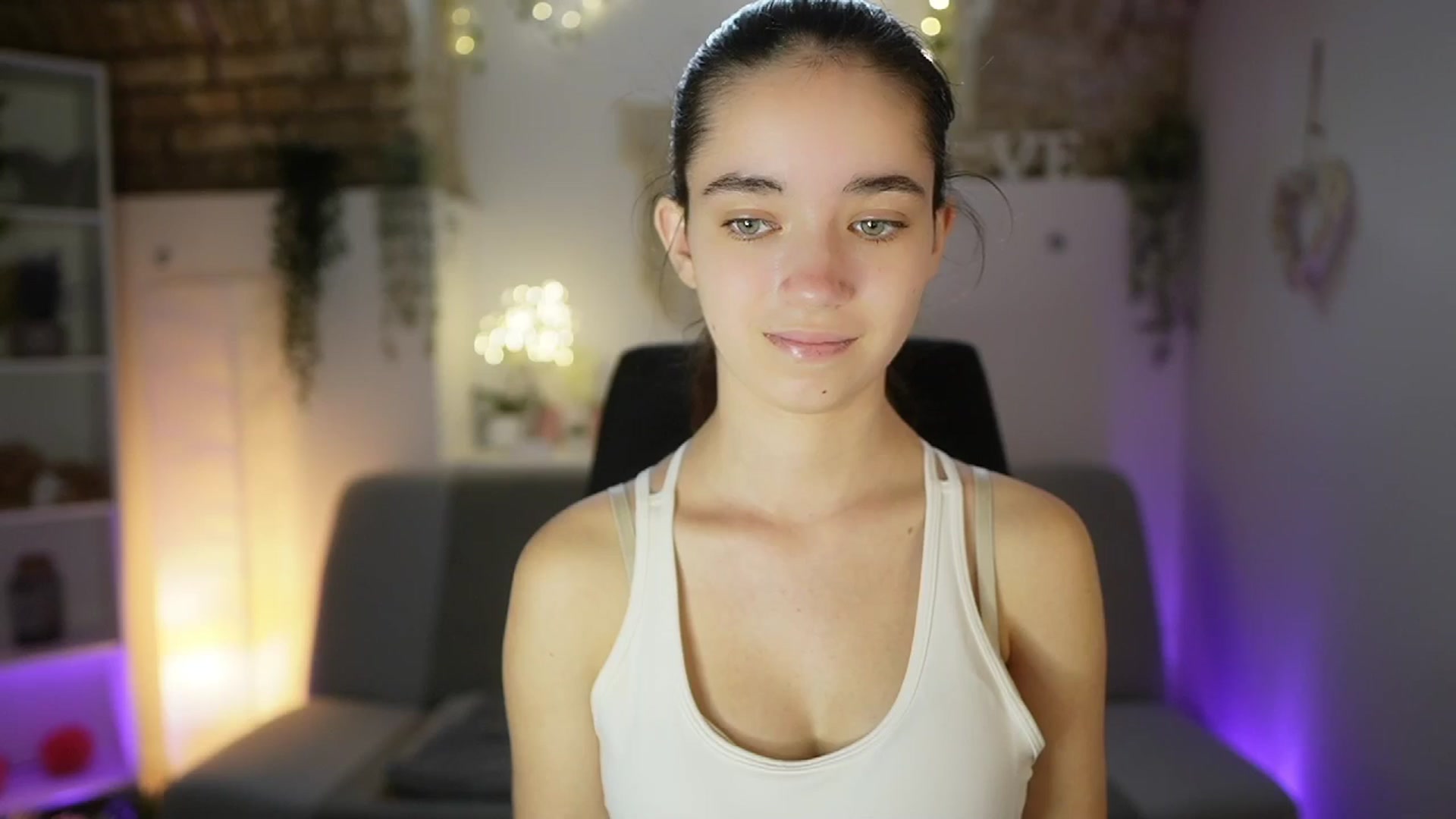 Gallery image thumbnail from Gia_Paige18's myfreecams stream on, 05/26/2025, 10:55 image 10 of 20