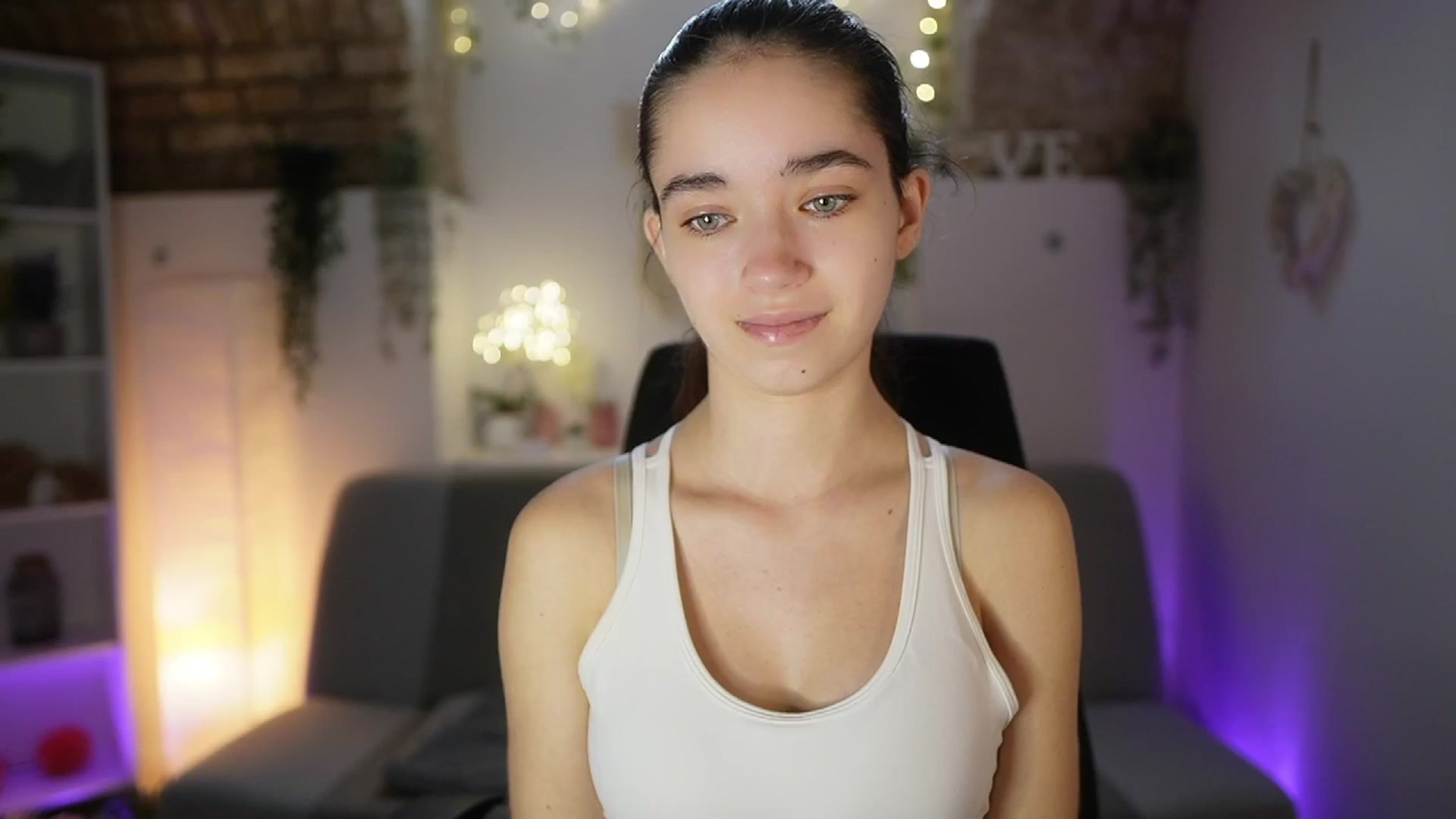 Gallery image thumbnail from Gia_Paige18's myfreecams stream on, 05/26/2025, 10:55 image 1 of 20