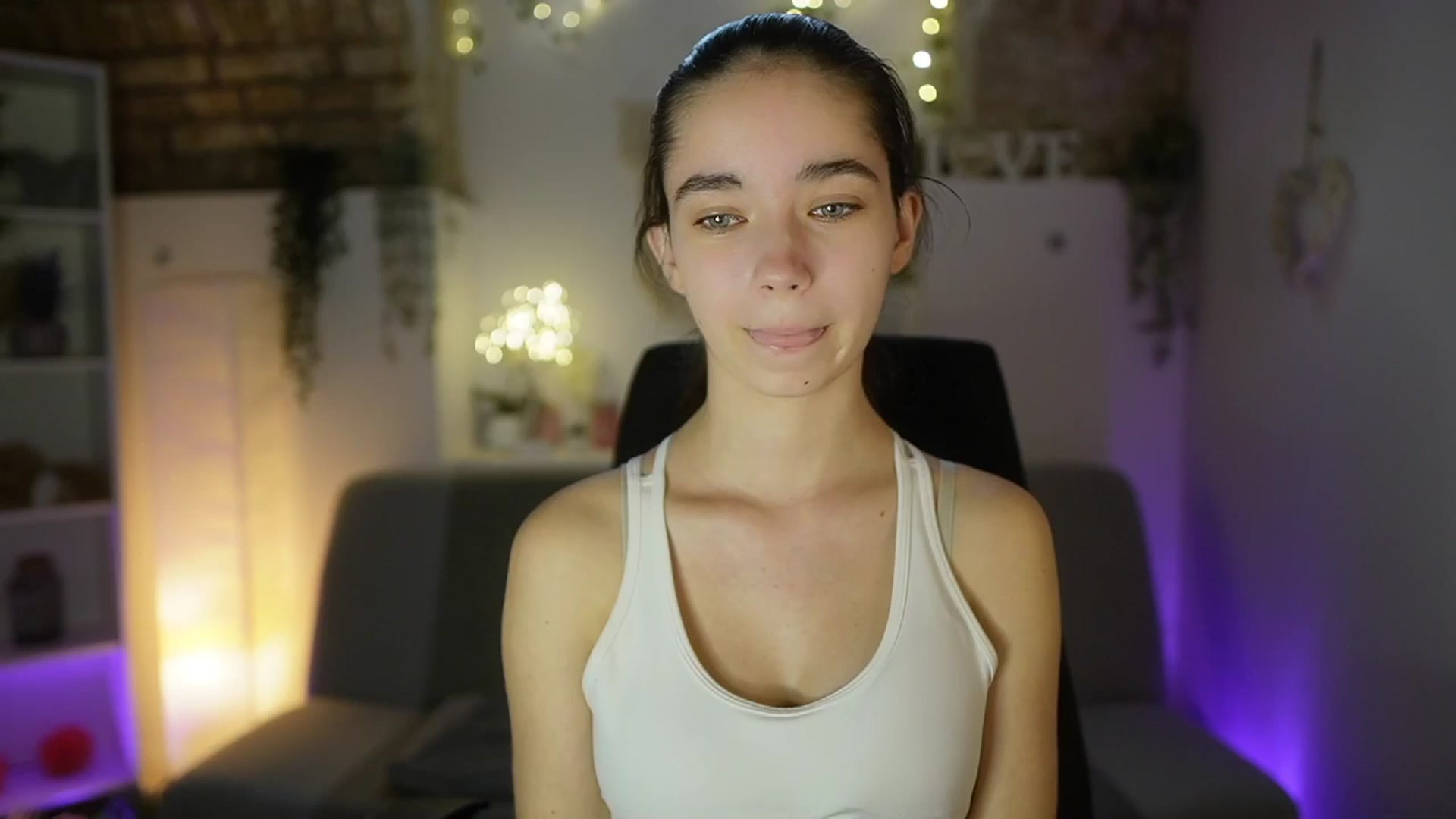 Gallery image thumbnail from Gia_Paige18's myfreecams stream on, 05/26/2025, 12:37 image 15 of 20