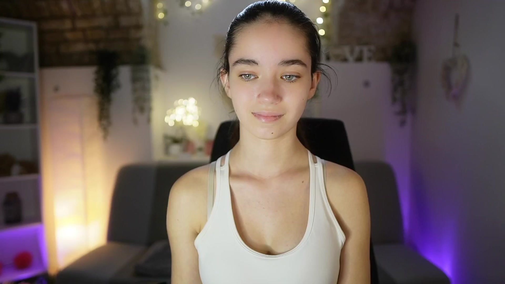 Gallery image thumbnail from Gia_Paige18's myfreecams stream on, 05/26/2025, 12:37 image 1 of 20