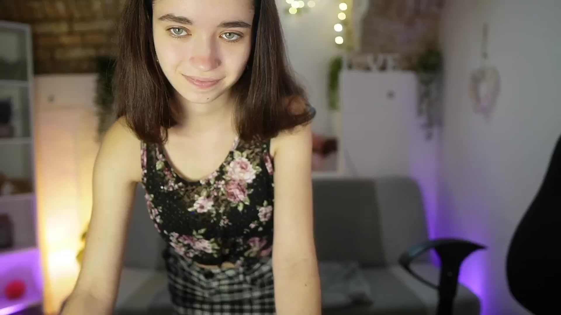Gallery image thumbnail from Gia_Paige18's myfreecams stream on, 05/29/2025, 09:10 image 16 of 20