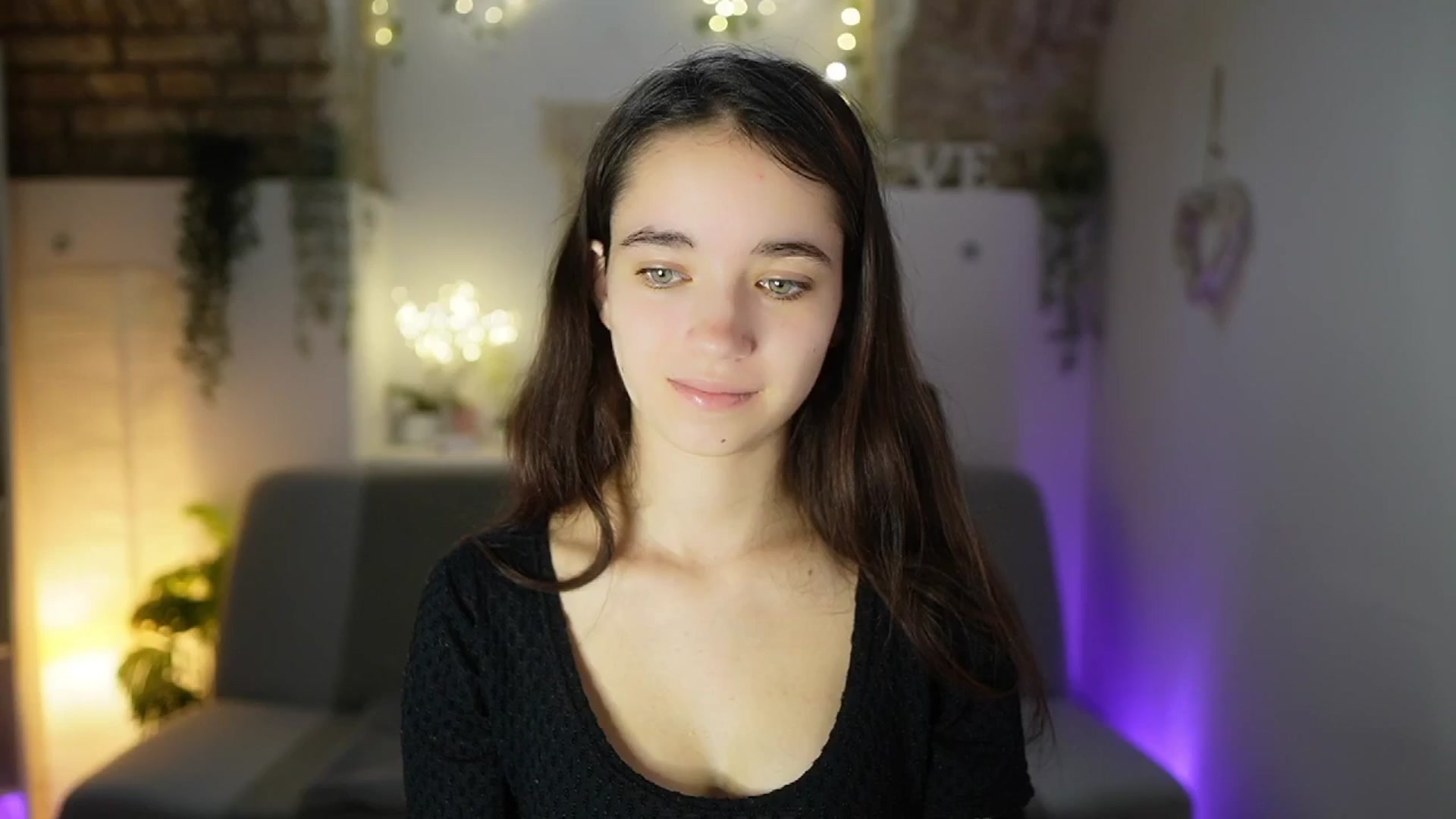 Gallery image thumbnail from Gia_Paige18's myfreecams stream on, 05/30/2025, 08:49 image 10 of 20