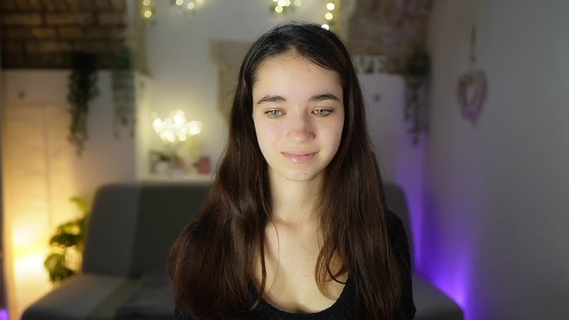 Gallery image thumbnail from Gia_Paige18's myfreecams stream on, 05/30/2025, 08:49 image 18 of 20
