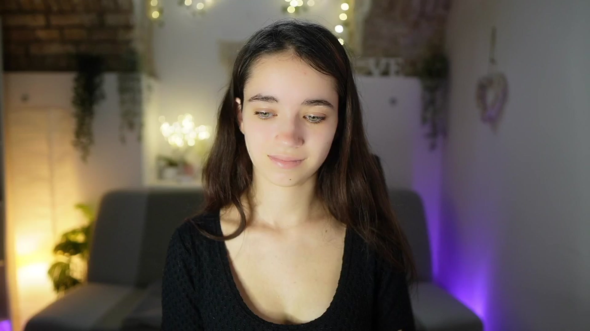 Gallery image thumbnail from Gia_Paige18's myfreecams stream on, 05/30/2025, 08:49 image 9 of 20