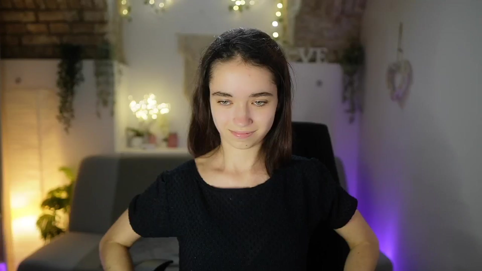 Gallery image thumbnail from Gia_Paige18's myfreecams stream on, 05/30/2025, 13:02 image 6 of 20