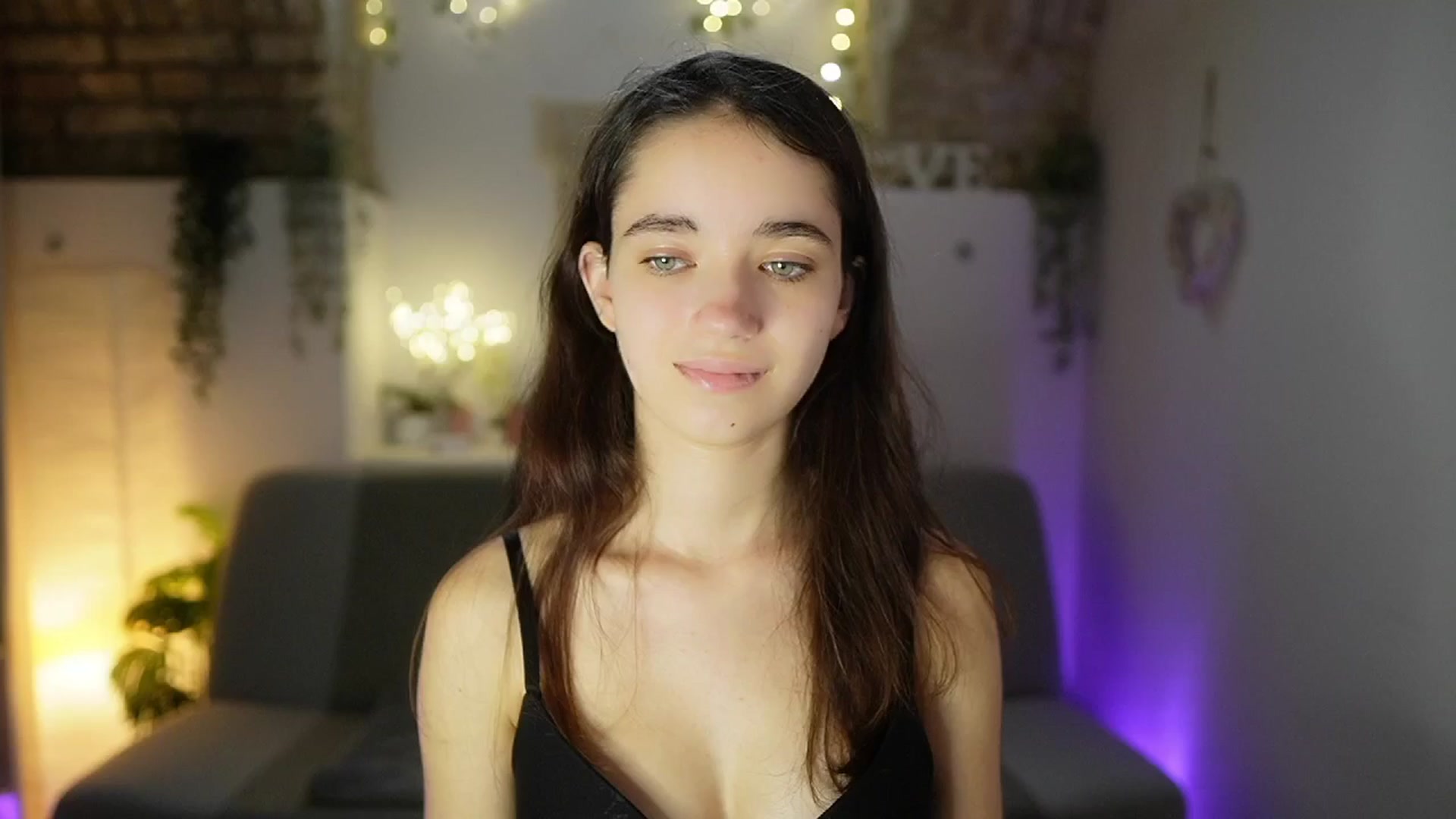 Gallery image thumbnail from Gia_Paige18's myfreecams stream on, 05/30/2025, 13:44 image 20 of 20