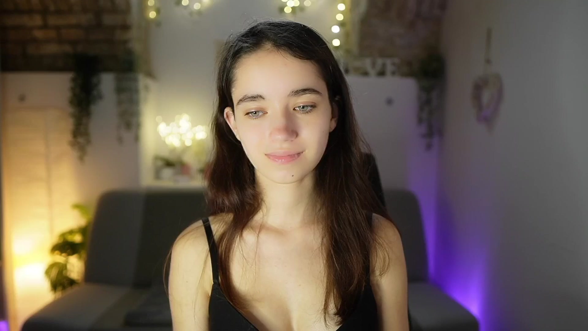 Gallery image thumbnail from Gia_Paige18's myfreecams stream on, 05/30/2025, 13:44 image 19 of 20
