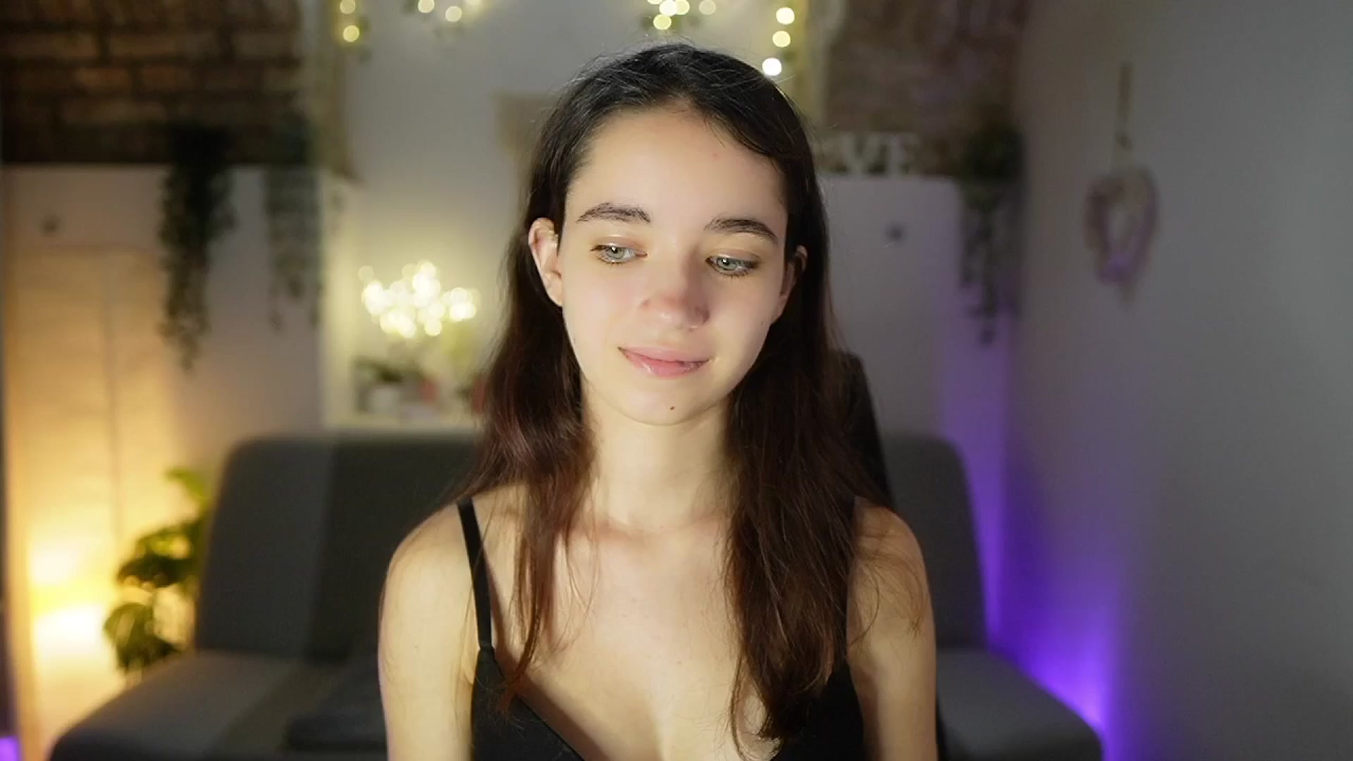 Gallery image thumbnail from Gia_Paige18's myfreecams stream on, 05/30/2025, 13:44 image 14 of 20