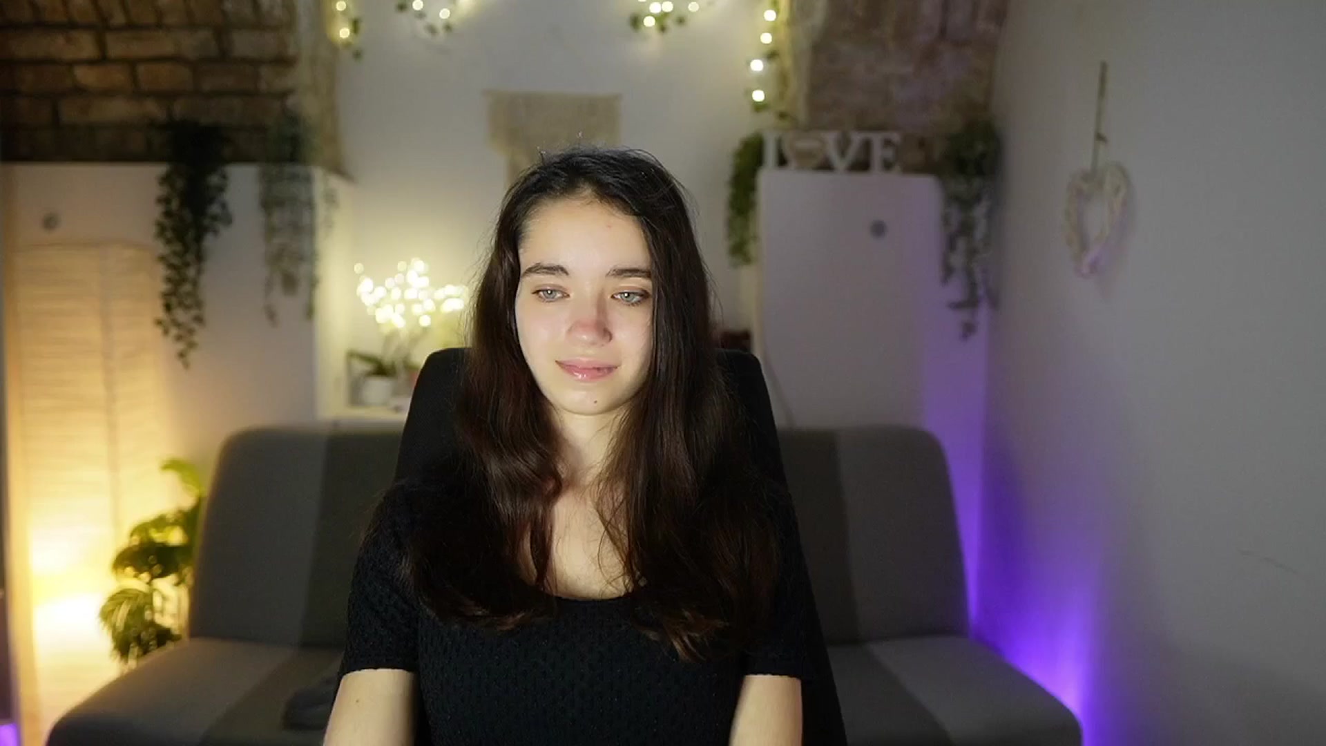 Gallery image thumbnail from Gia_Paige18's myfreecams stream on, 05/30/2025, 15:19 image 8 of 20