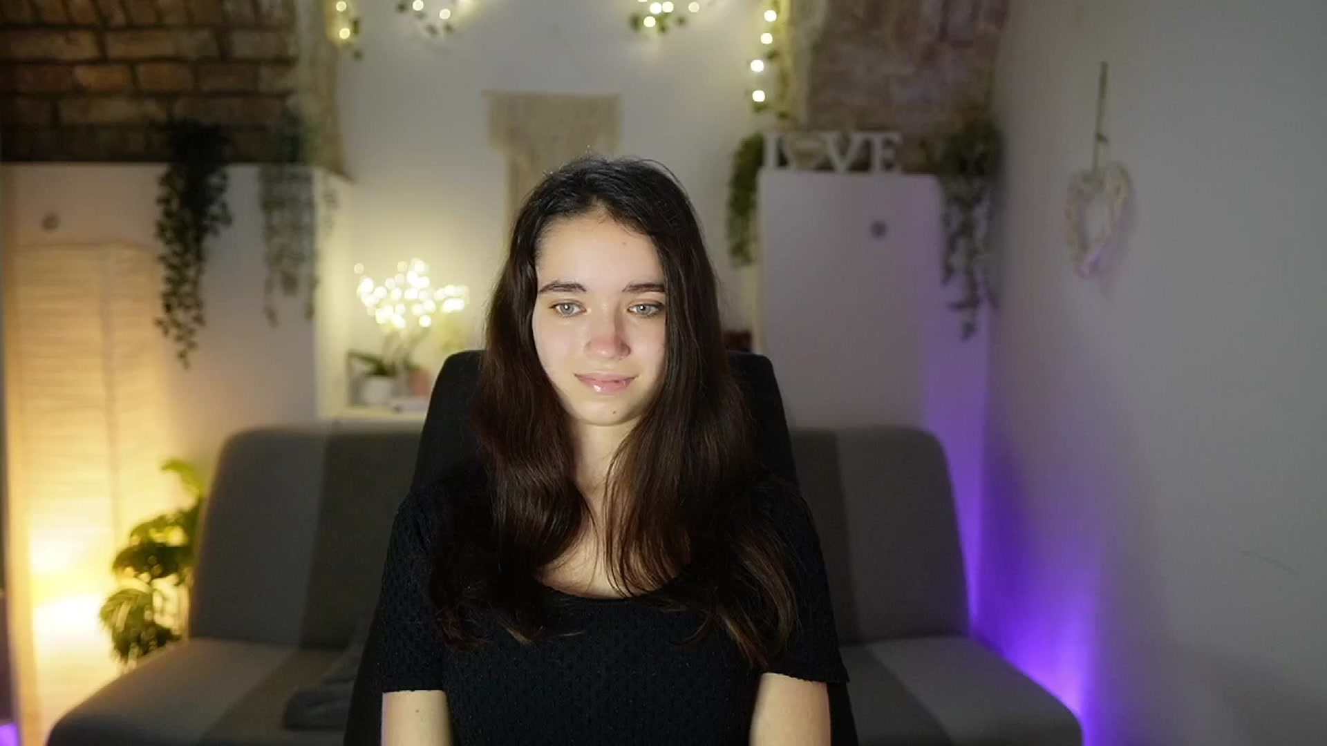 Gallery image thumbnail from Gia_Paige18's myfreecams stream on, 05/30/2025, 15:19 image 19 of 20
