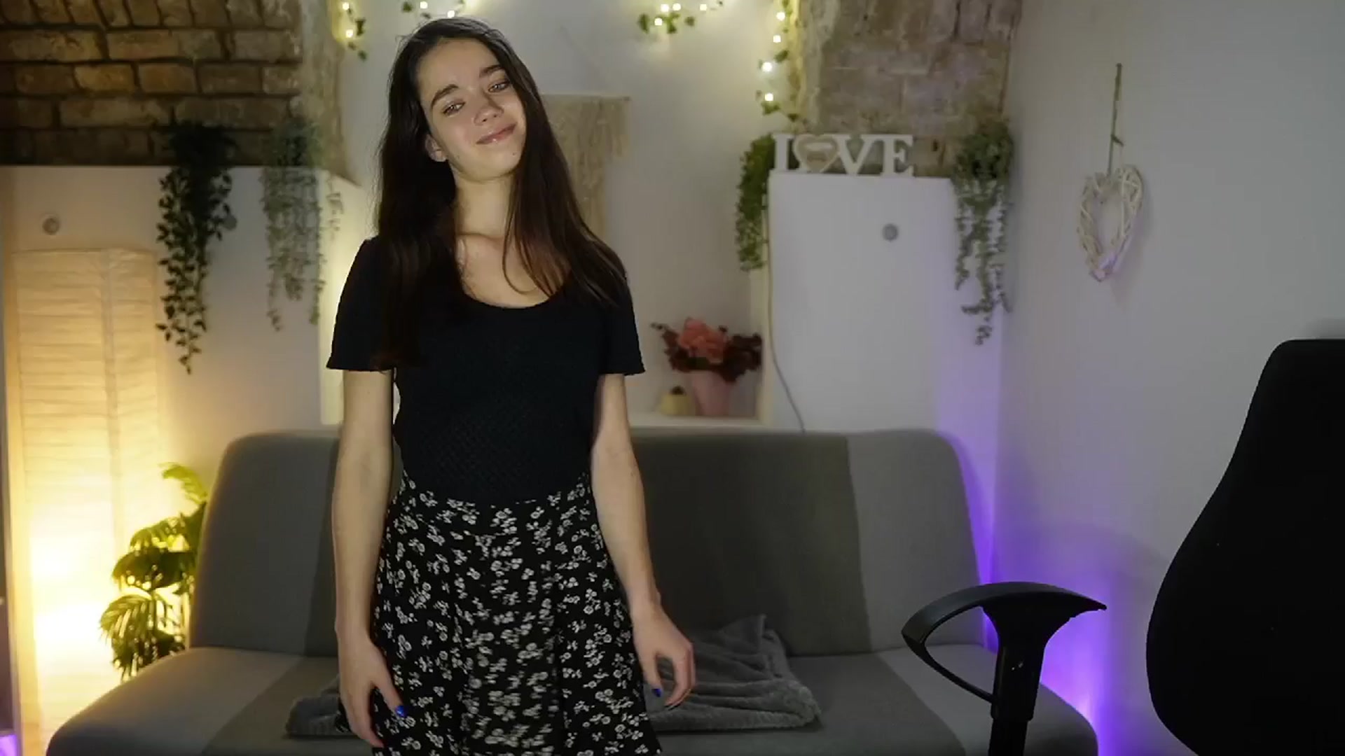 Gallery image thumbnail from Gia_Paige18's myfreecams stream on, 05/30/2025, 15:19 image 12 of 20