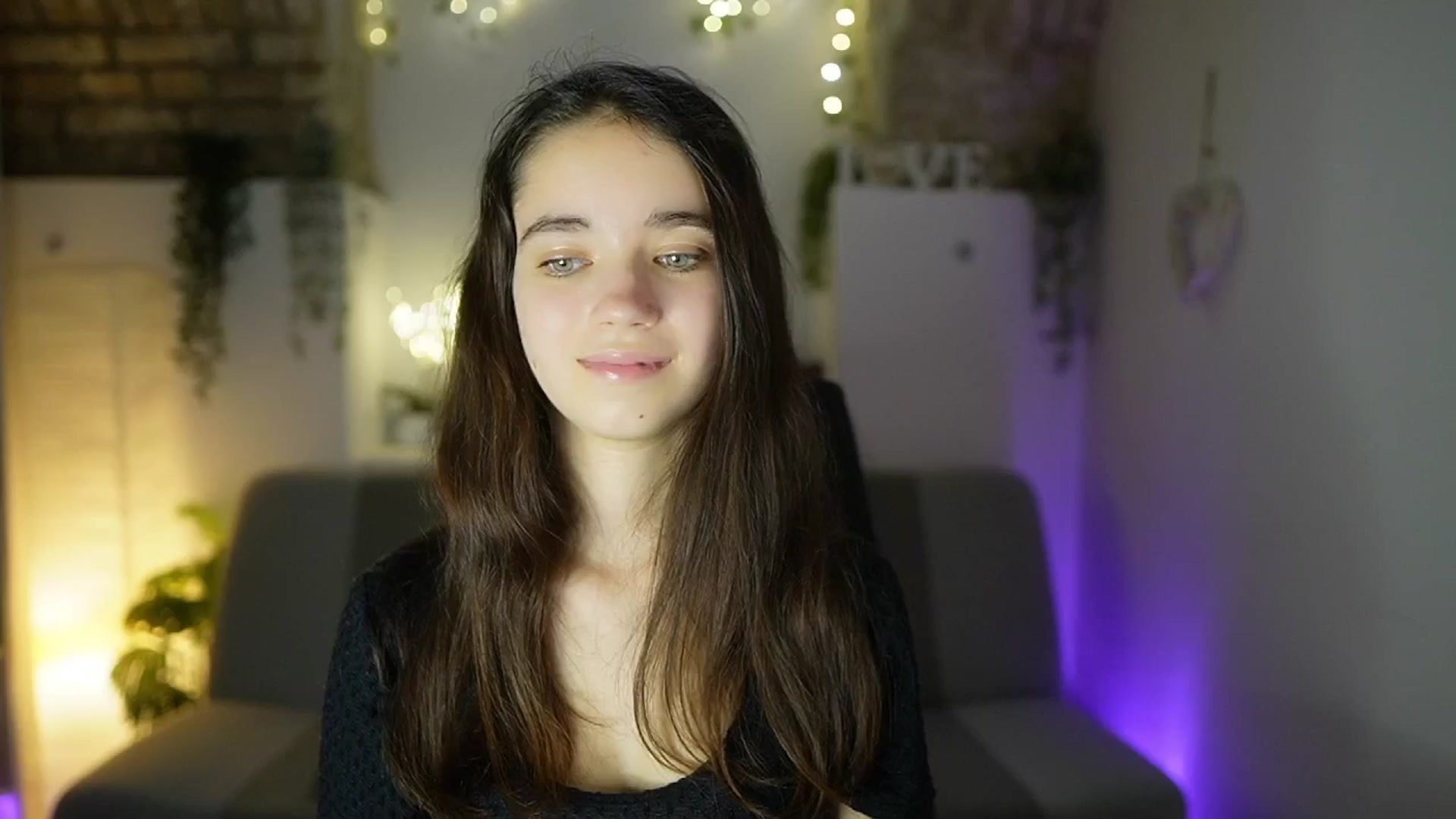 Gallery image thumbnail from Gia_Paige18's myfreecams stream on, 05/30/2025, 17:57 image 11 of 20