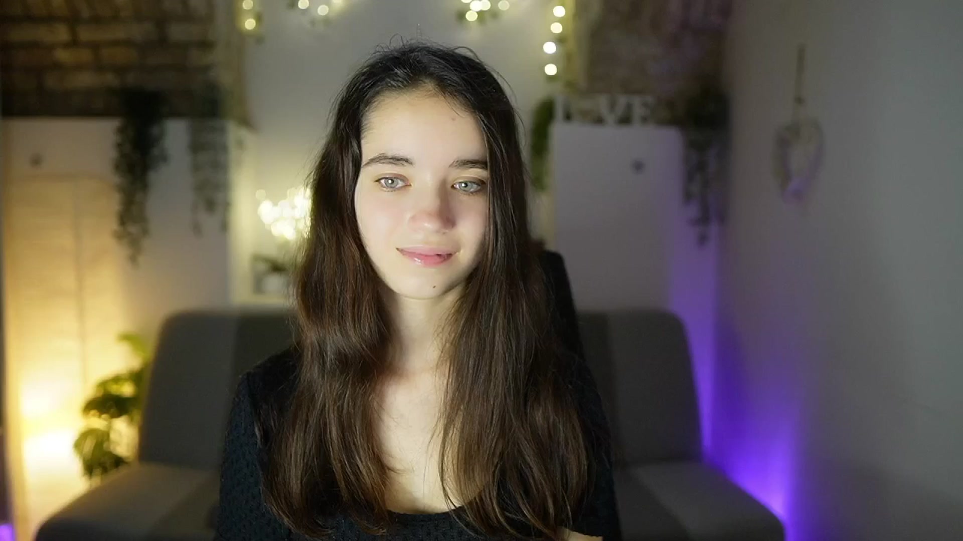 Gallery image thumbnail from Gia_Paige18's myfreecams stream on, 05/30/2025, 17:57 image 9 of 20