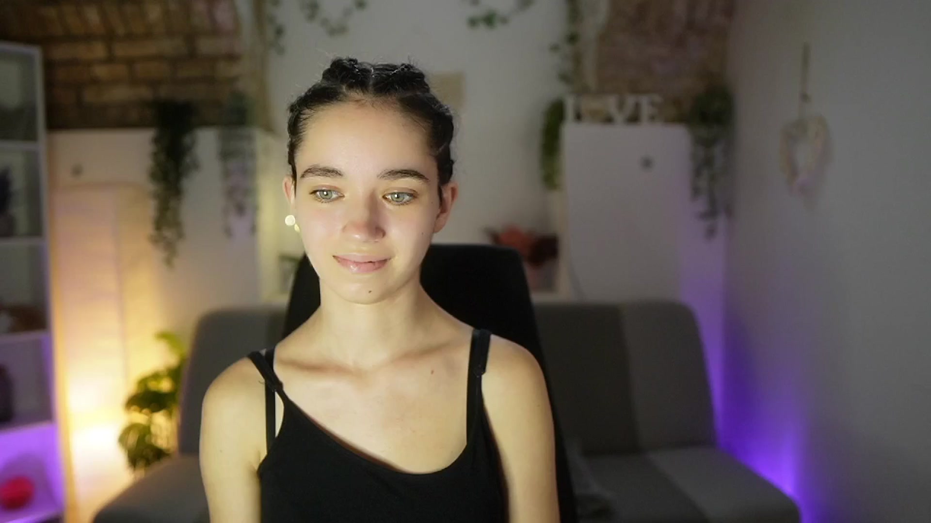 Gallery image thumbnail from Gia_Paige18's myfreecams stream on, 06/04/2025, 11:00 image 20 of 20