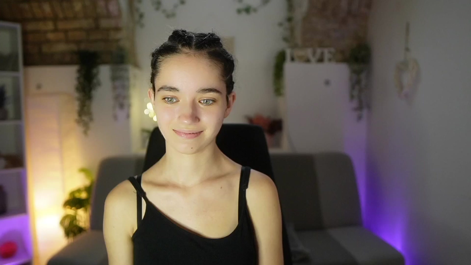 Gallery image thumbnail from Gia_Paige18's myfreecams stream on, 06/04/2025, 11:00 image 19 of 20
