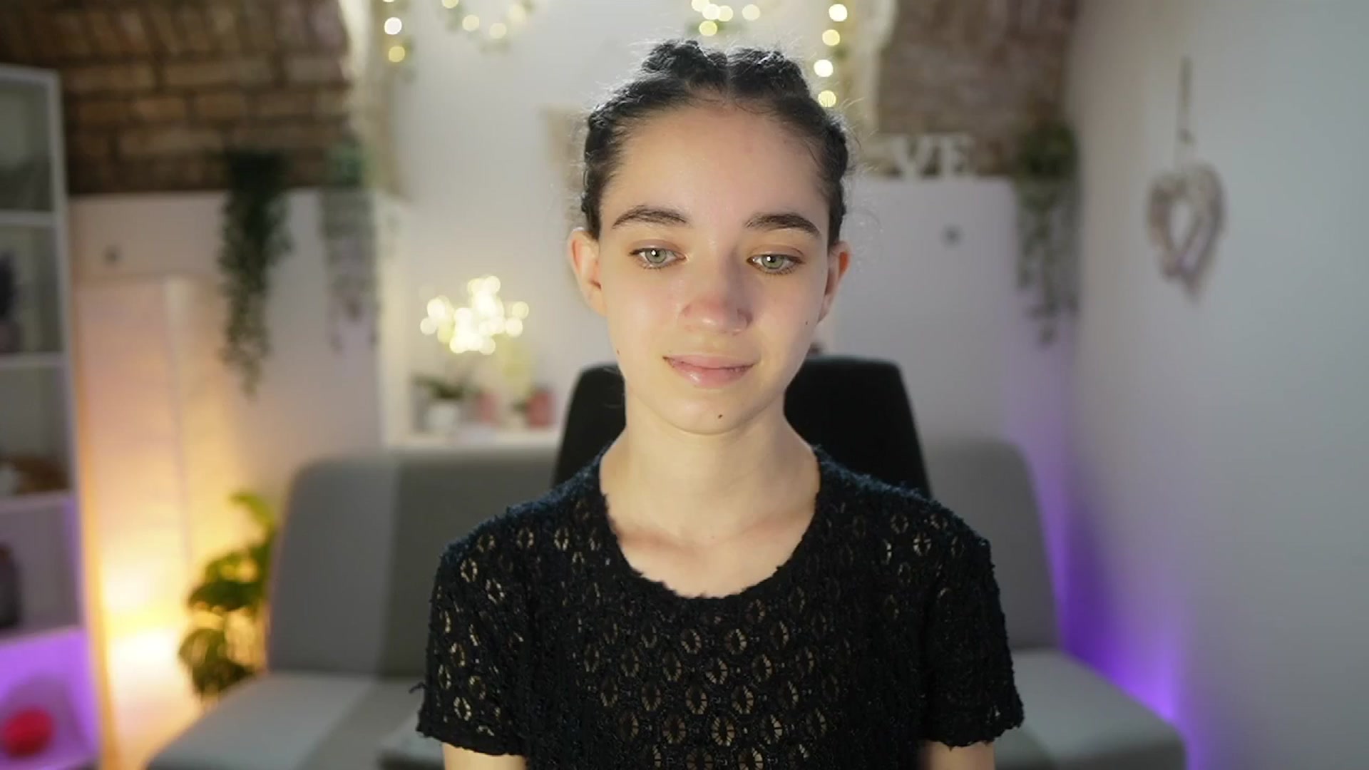 Gallery image thumbnail from Gia_Paige18's myfreecams stream on, 06/05/2025, 07:55 image 5 of 20