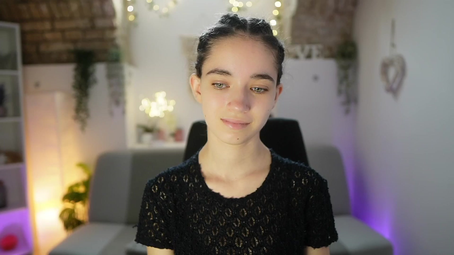 Gallery image thumbnail from Gia_Paige18's myfreecams stream on, 06/05/2025, 07:55 image 7 of 20