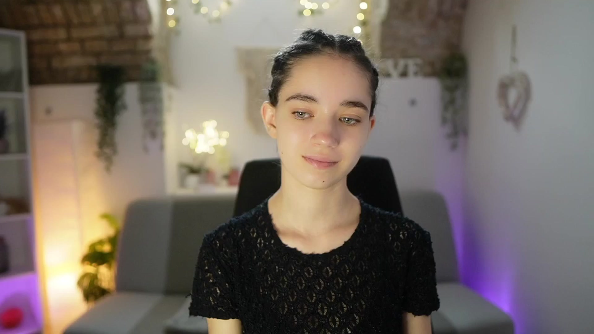 Gallery image thumbnail from Gia_Paige18's myfreecams stream on, 06/05/2025, 07:55 image 16 of 20