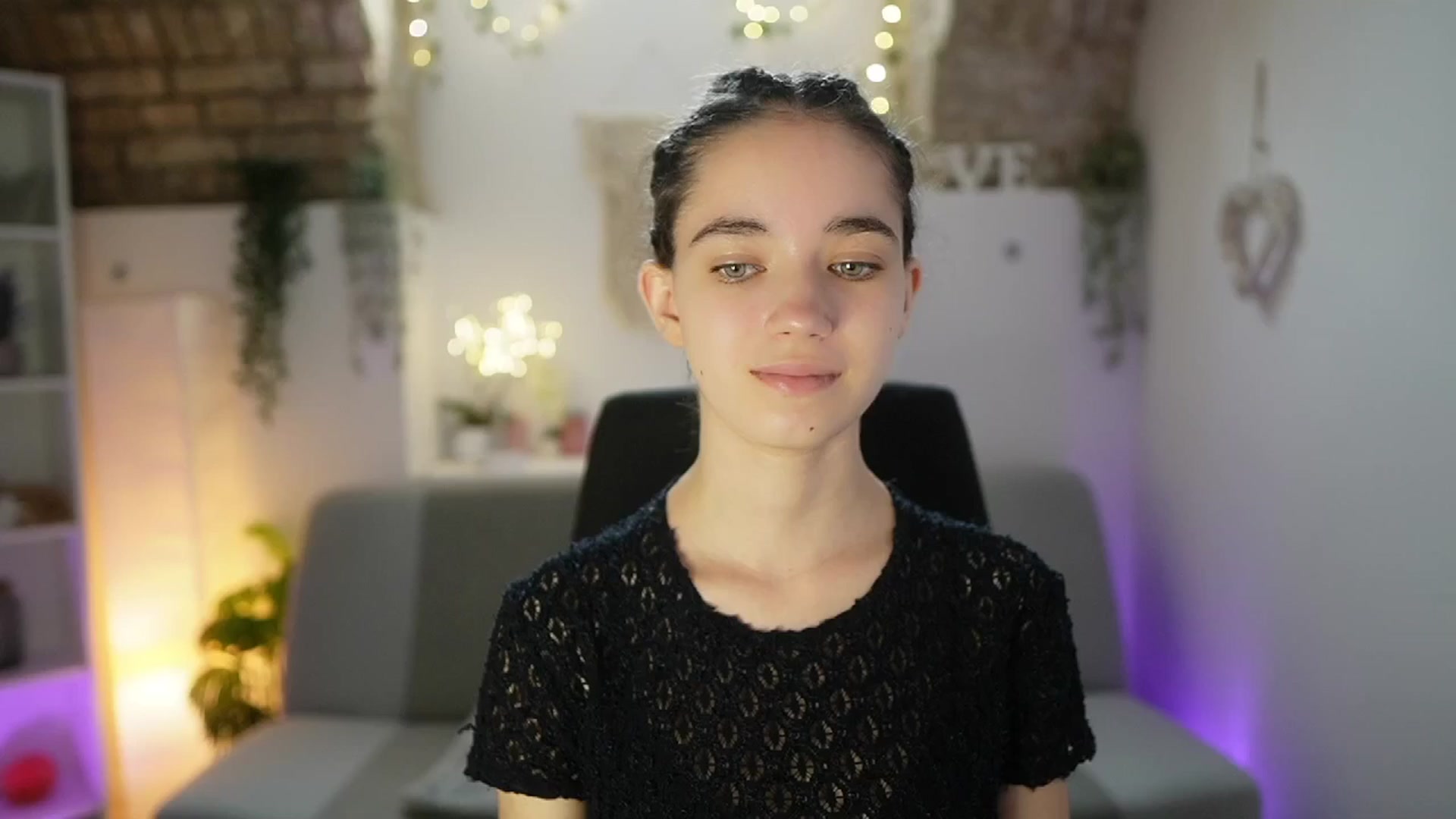 Gallery image thumbnail from Gia_Paige18's myfreecams stream on, 06/05/2025, 07:55 image 10 of 20