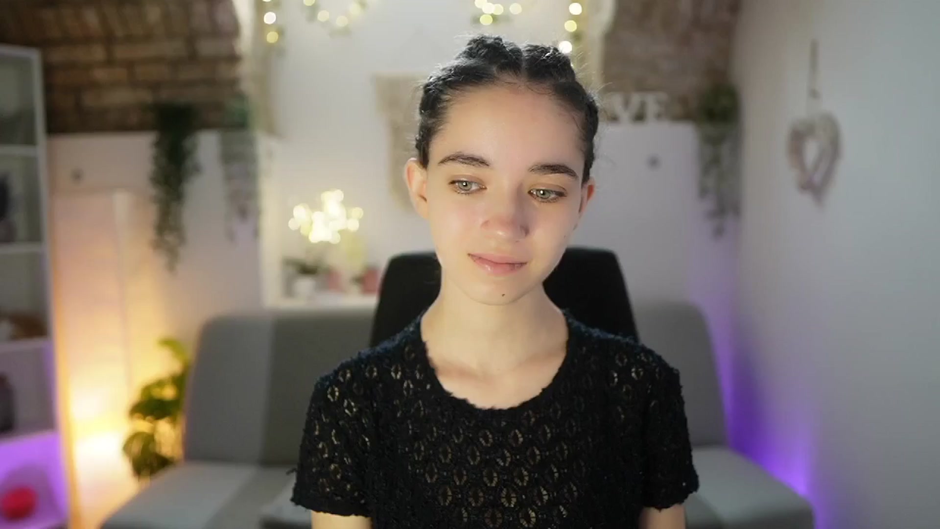 Gallery image thumbnail from Gia_Paige18's myfreecams stream on, 06/05/2025, 07:55 image 8 of 20