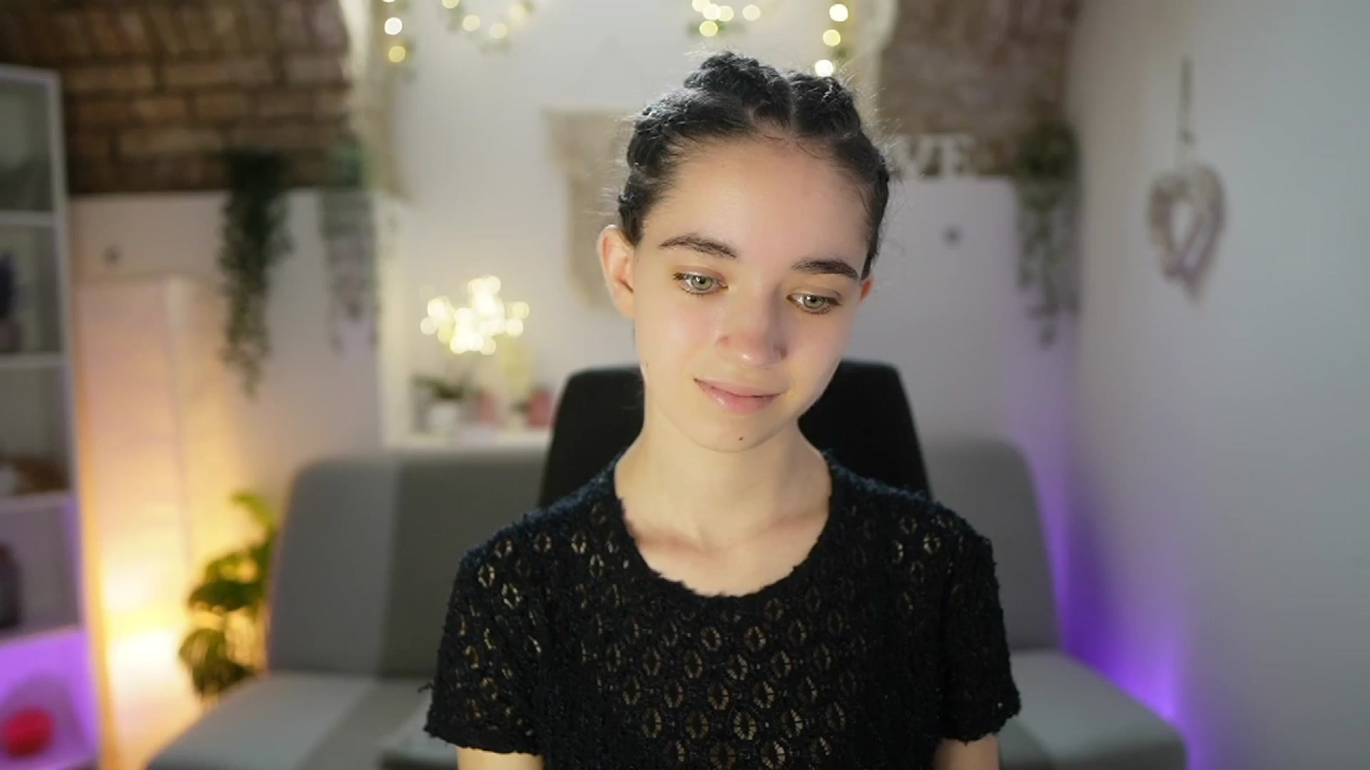 Gallery image thumbnail from Gia_Paige18's myfreecams stream on, 06/05/2025, 07:55 image 9 of 20