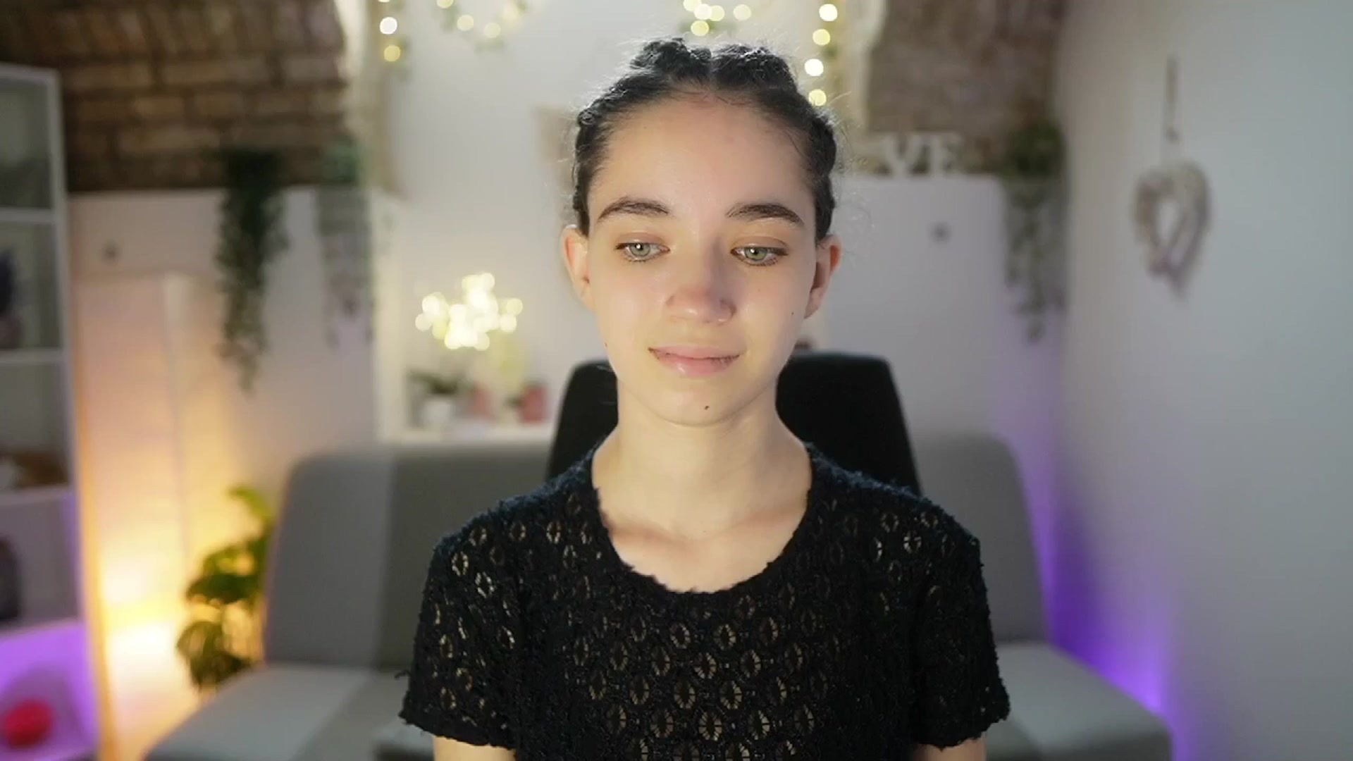 Gallery image thumbnail from Gia_Paige18's myfreecams stream on, 06/05/2025, 07:55 image 4 of 20