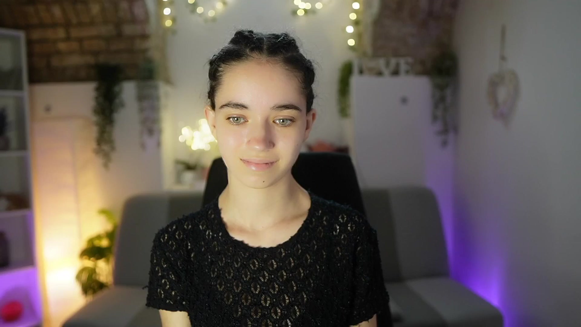 Gallery image thumbnail from Gia_Paige18's myfreecams stream on, 06/05/2025, 08:46 image 19 of 20