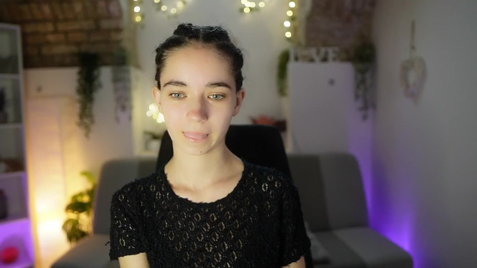 Gallery image thumbnail from Gia_Paige18's myfreecams stream on, 06/05/2025, 11:52 image 2 of 20