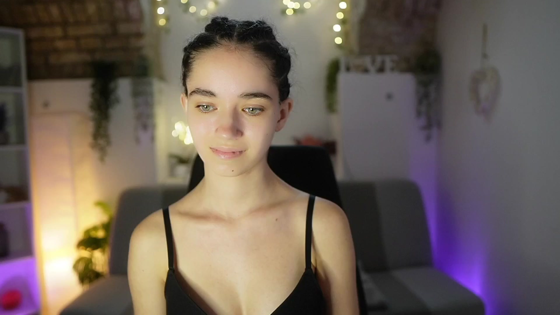 Gallery image thumbnail from Gia_Paige18's myfreecams stream on, 06/05/2025, 11:52 image 3 of 20
