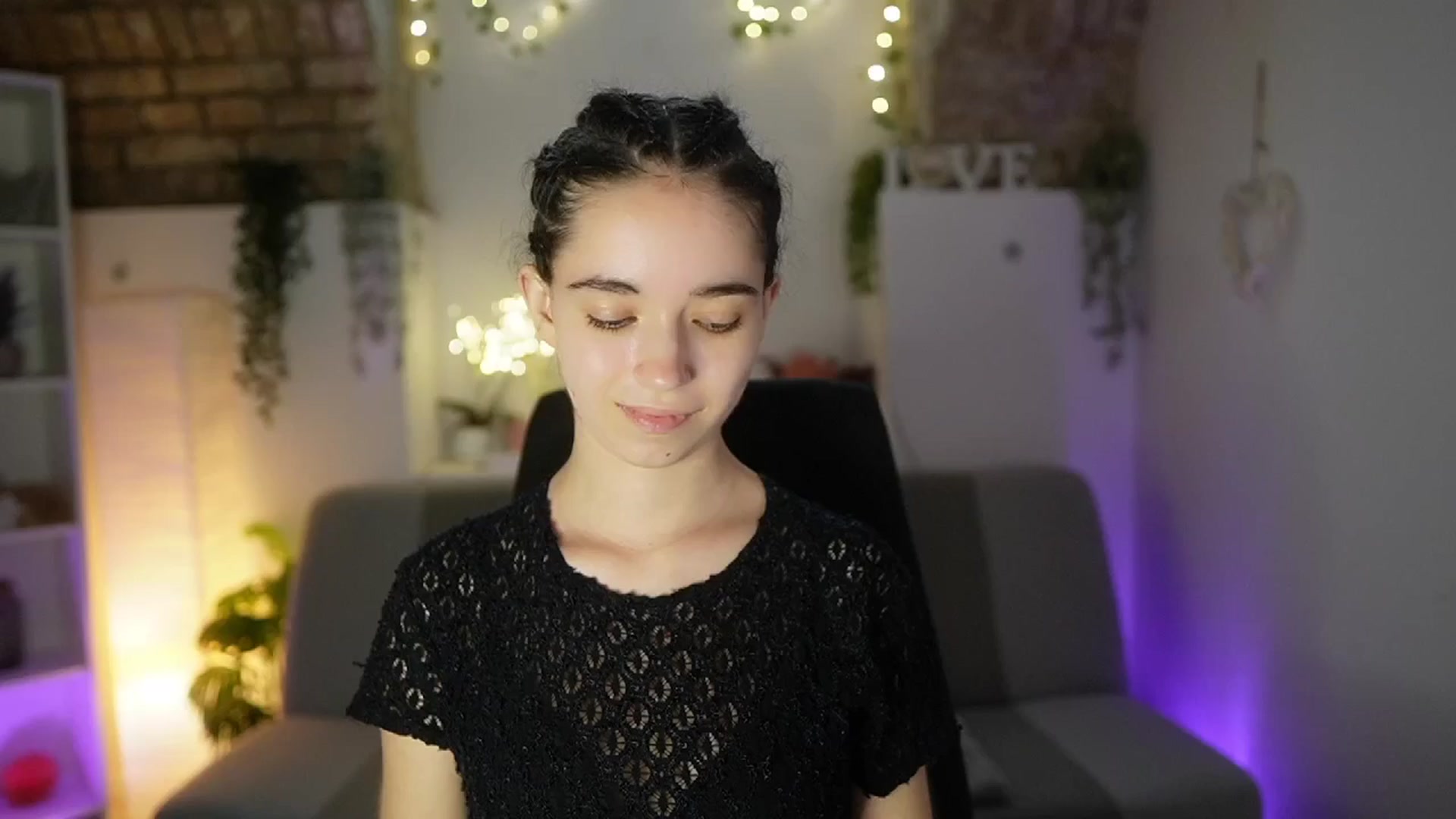Gallery image thumbnail from Gia_Paige18's myfreecams stream on, 06/05/2025, 11:52 image 6 of 20