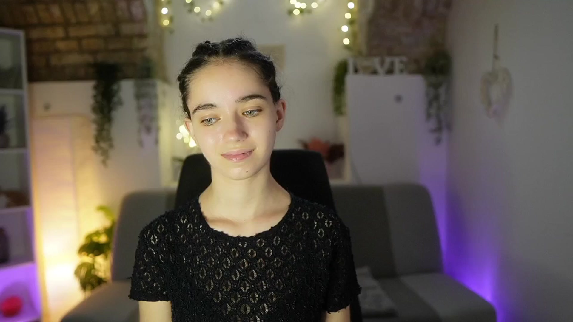 Gallery image thumbnail from Gia_Paige18's myfreecams stream on, 06/05/2025, 11:52 image 12 of 20