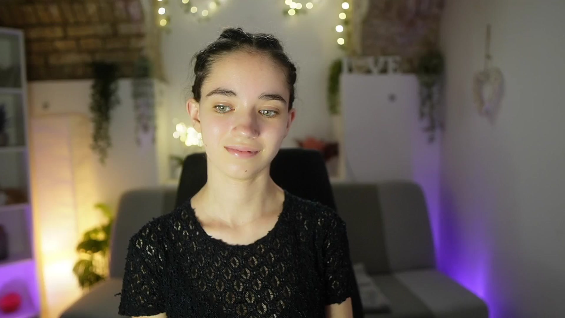 Gallery image thumbnail from Gia_Paige18's myfreecams stream on, 06/05/2025, 16:58 image 10 of 20