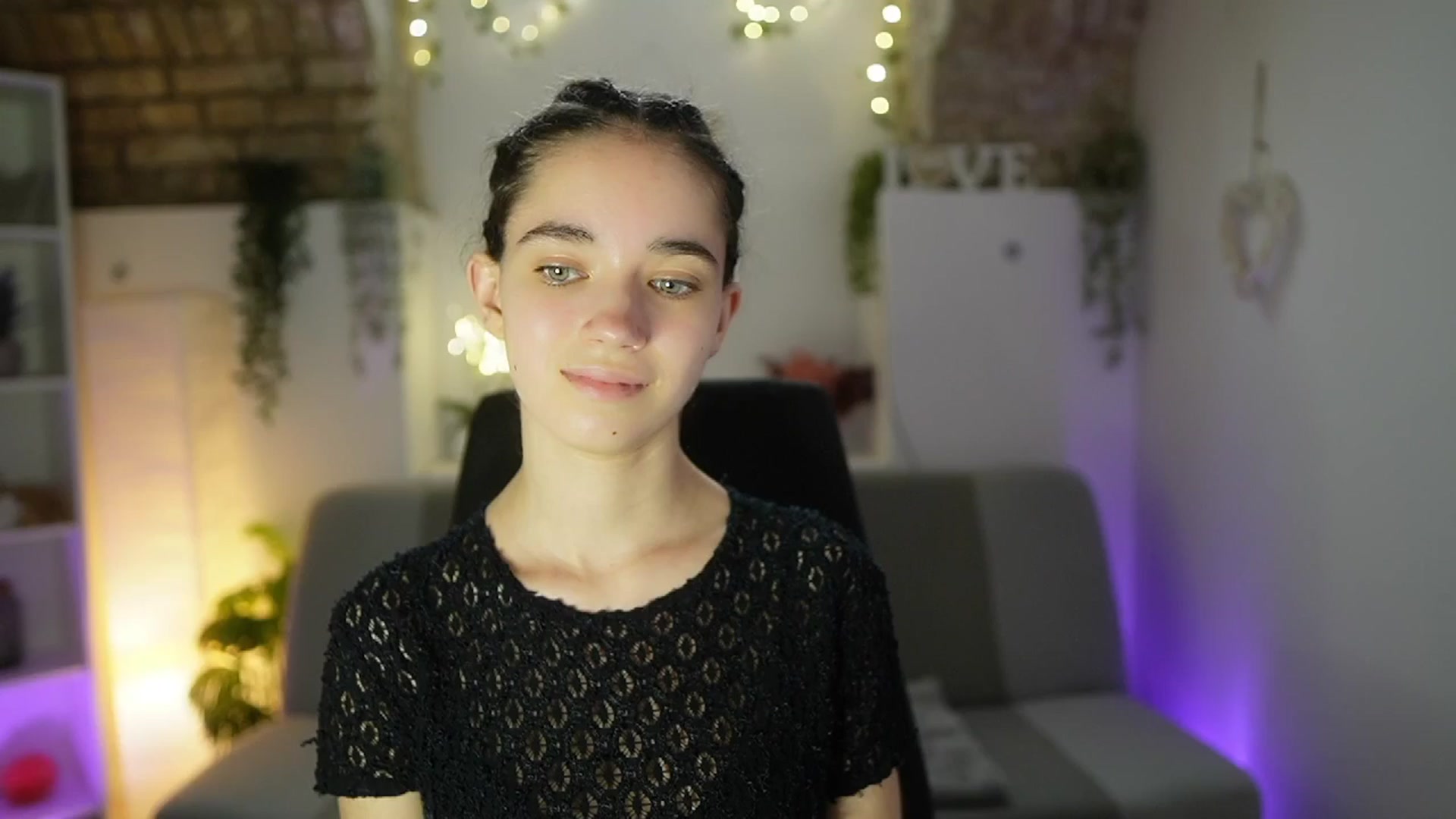 Gallery image thumbnail from Gia_Paige18's myfreecams stream on, 06/05/2025, 16:58 image 2 of 20