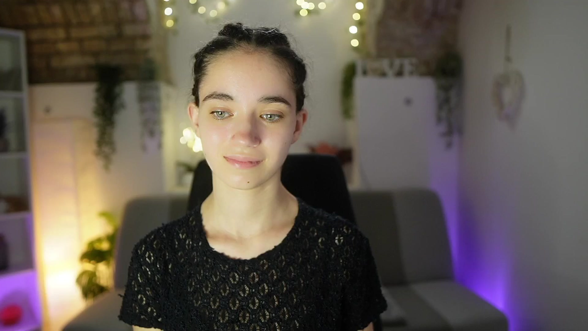Gallery image thumbnail from Gia_Paige18's myfreecams stream on, 06/05/2025, 16:58 image 6 of 20